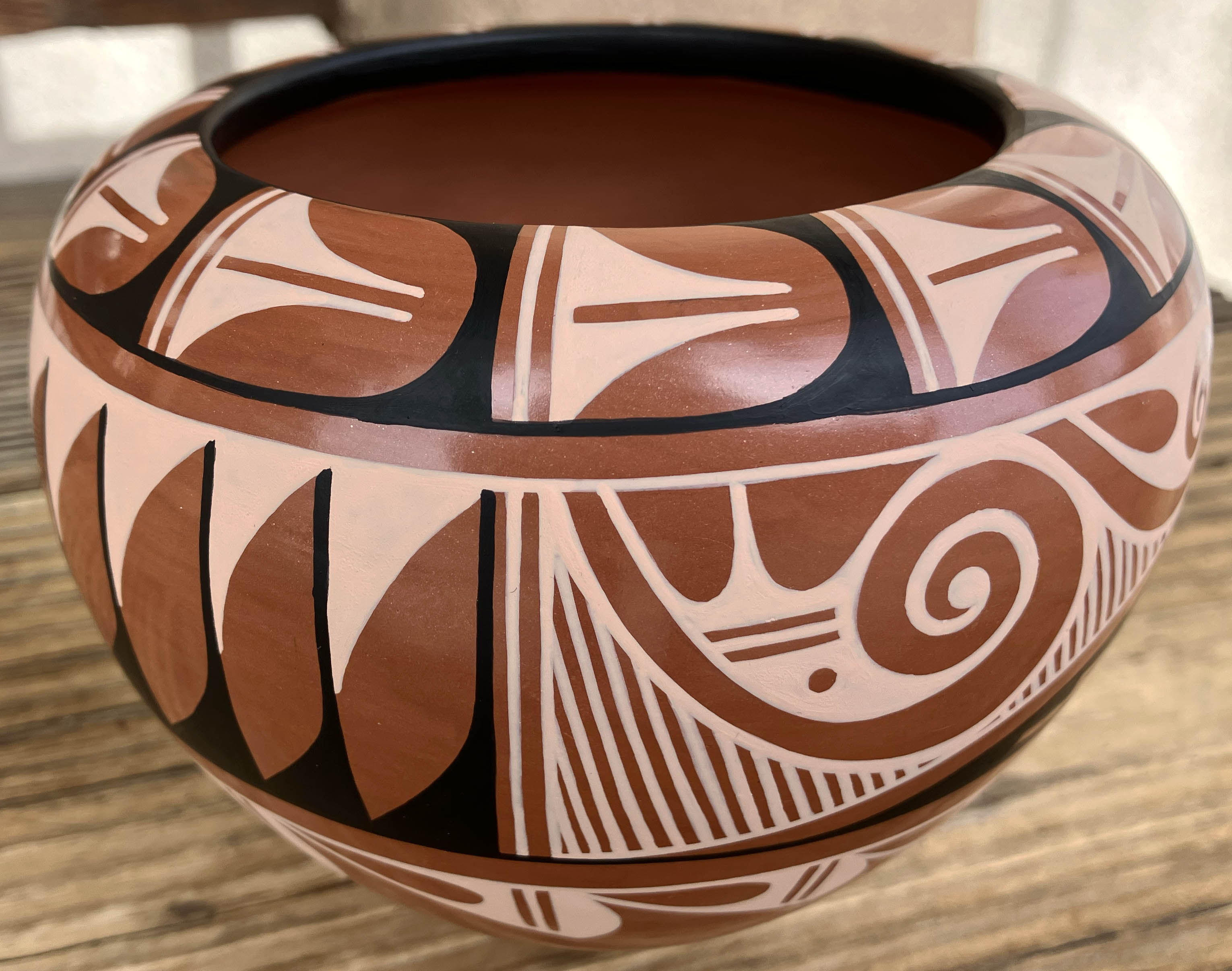 Caroline Loretto | Jemez Pot | Penfield Gallery of Indian Arts | Albuquerque, New Mexico